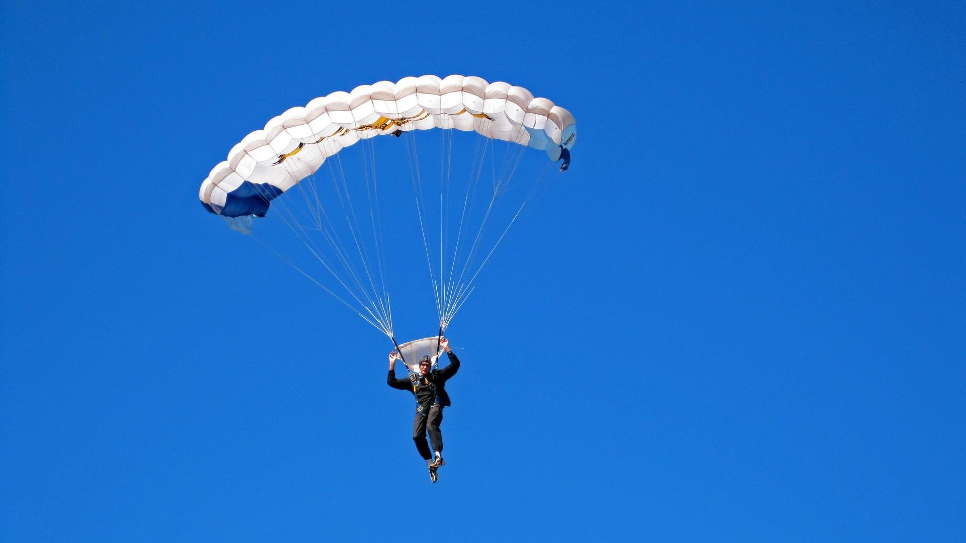 逆转之夜，当尼克斯的咆哮击碎广厦的钢铁长城