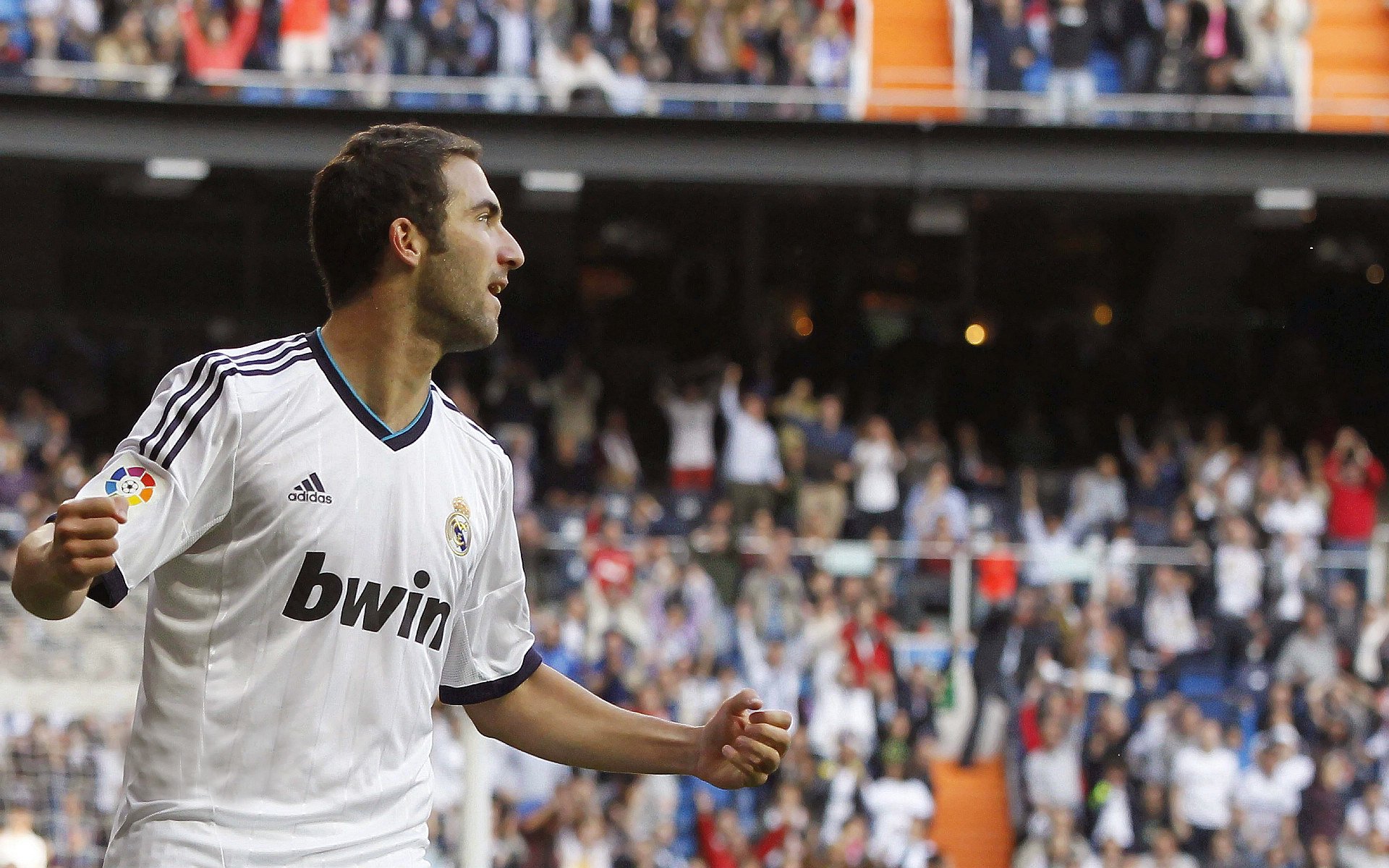 拜仁对阵牙买加,基耶萨在错位时空中展现的巨星价值