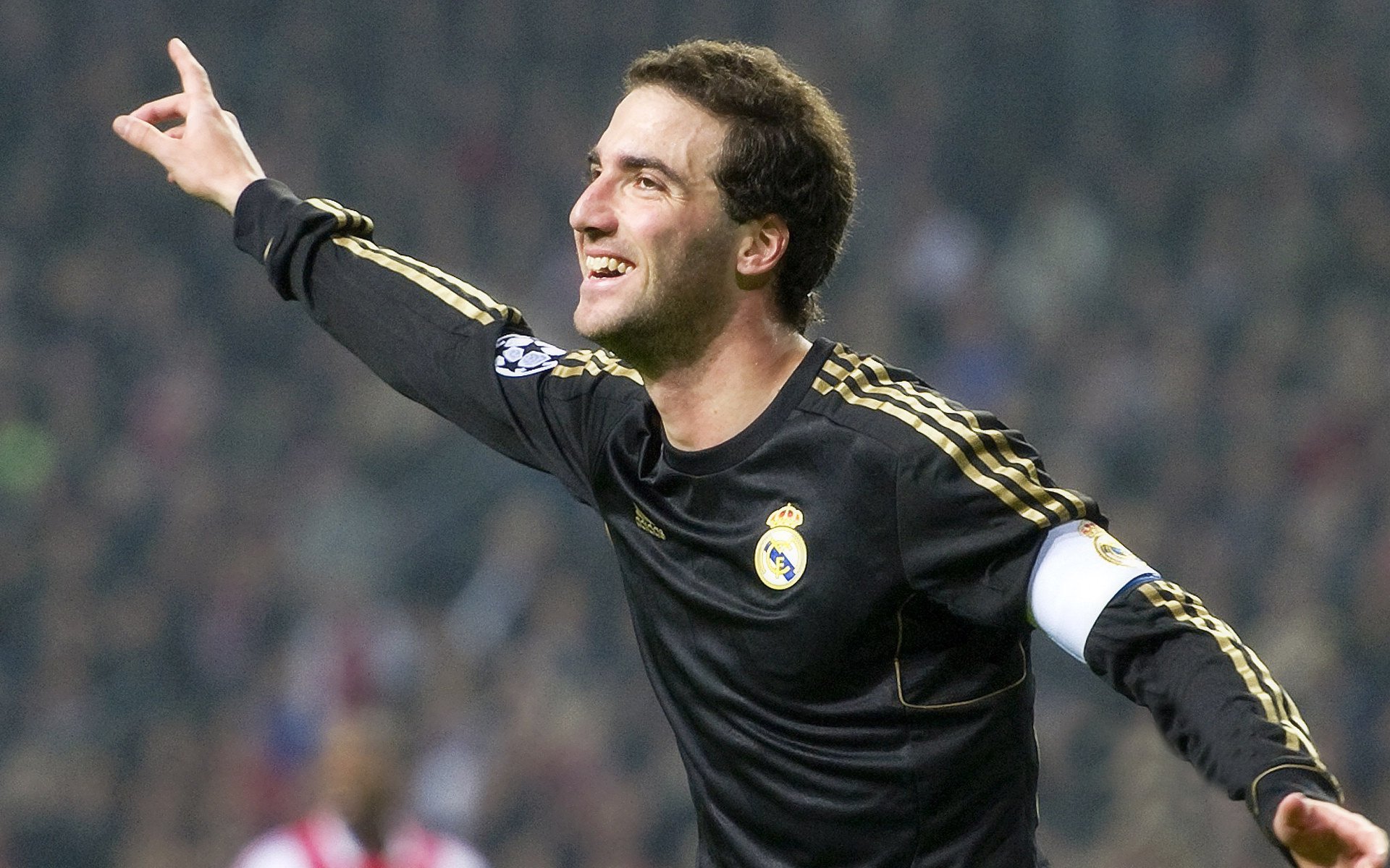 广厦队对阵国王?不,是库里让所有对手都成了国王队