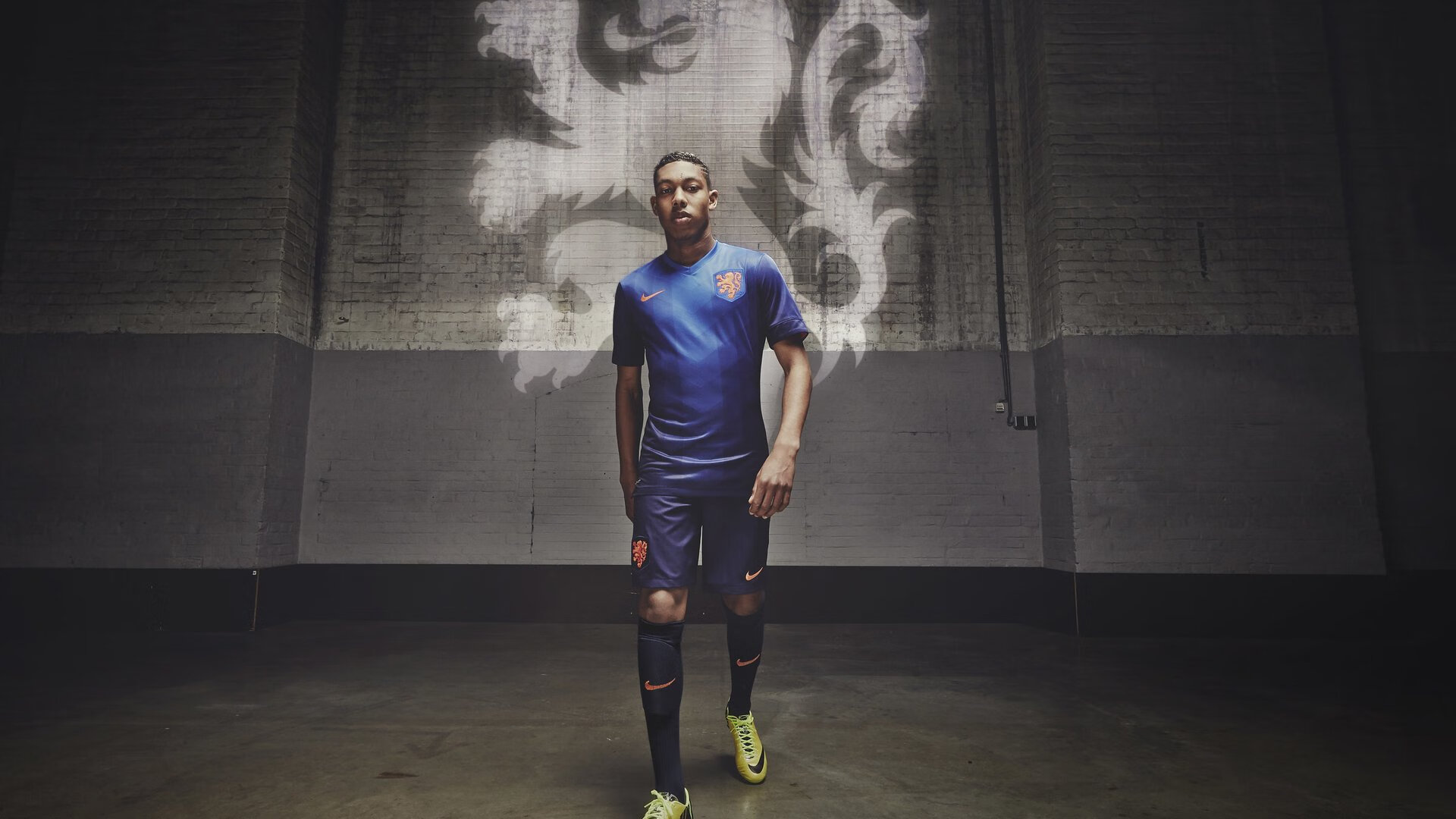 利物浦淘汰赛过关伊拉克，基耶萨全场最佳无争议，一场足球与历史的奇妙对话